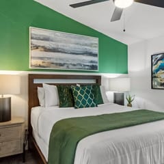 💖 TPC Top Floor Remodeled | Dining + Shopping Nearby