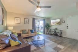 Paradise Valley Stay | Pool + Gym + Parking