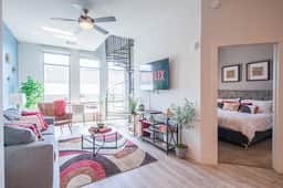 Bright Stay • Terrace • Pool • Near Shopping