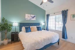 👨👩👧 Family Retreat | Pool, Hot Tub, Tennis & King bed ⭐ - Image 4