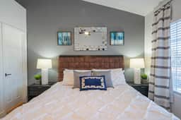 🏆 Golfers Oasis | Kierland| 2BR By TPC | Heated Pool - Image 3