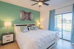 Sunny Base | Family Stay Near Downtown Eats