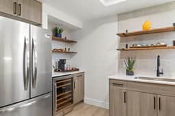 🌅Near Westin | Top Floor | Work-Ready w/ Hot Tub & Parking