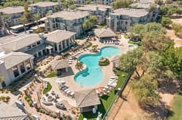 Sunny Getaway | Pool, Kitchen, Parking & Golf