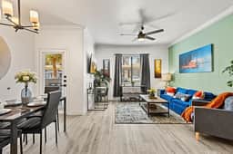 Relaxing ASU Stay | Pool, Gym & King Beds