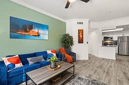 Relaxing ASU Stay | Pool, Gym & King Beds