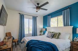 Sunny Getaway | ASU & Mill Ave | Hot Tub & Gym