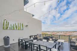 🚶‍♂️‍➡️Kierland Golf | Rooftop Deck & Views | Heated Pool - Image 4