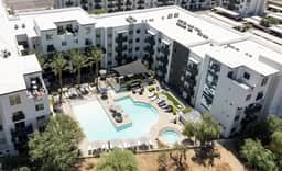 Relax & Play: Heated Pool, Outdoor Games, Close to Golf
