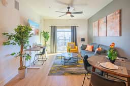 Near Mayo-Rooftop Deck-Heated Pool-Hot Tub-Parking