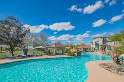 🏌️‍♂️ Walk to Kierland Golf! Remodeled 2BR Luxury Suite - Image 3