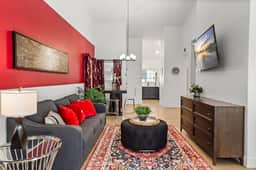 🌿 Serene TPC Gem | Dining & Shopping Nearby+Walkable - Image 4