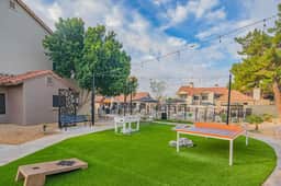 🌸 Safe & Stylish 2BR | Remodeled Travelers Haven