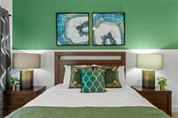 💻 TPC Top Floor Remodeled | Dining + Shopping Nearby - Image 3