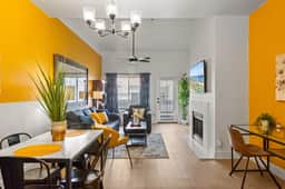 📚Quiet Retreat Yet Near Dining | Shops | Nightlife | Golf - Image 3