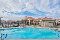 🎱 Near Kierland Shops & Dine | Sleeps 8 | Walk to TPC - Image 4