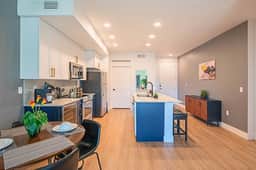 Near Mayo | Rooftop Deck, Heated Pool, Hot Tub & Parking - Image 3