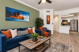 🏫Near ASU | 2 Kings | Gym + Pool | Work-Ready Stay - Image 2