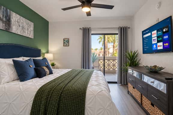 🌼Near ASU + Town Lake | 2 Kings | Pool + Hot Tub - Image 1