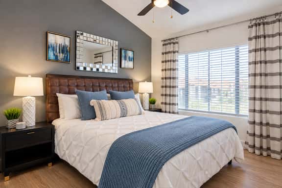 🏆 Golfers Oasis | Kierland| 2BR By TPC | Heated Pool - Image 1