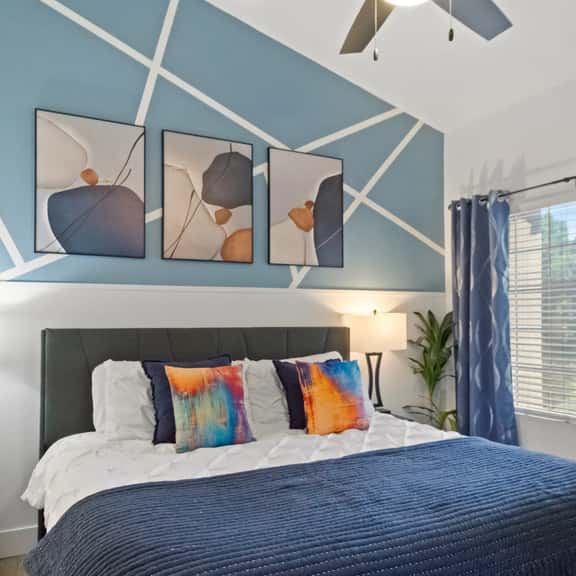 🍷 Golfers 2BR | 2 Min to Dine & Shop | Fully Stocked - Image 1