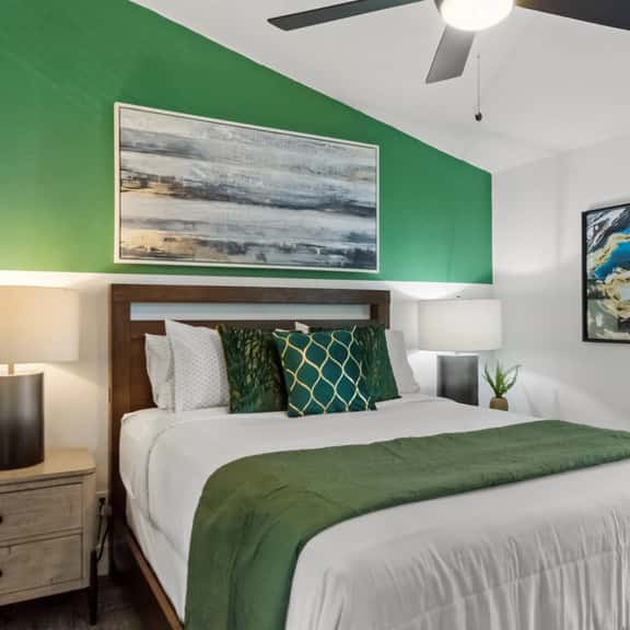 💖 TPC Top Floor Remodeled | Dining + Shopping Nearby - Image 1