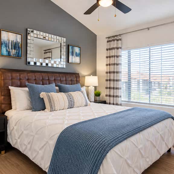🏆 Golfers Oasis | Kierland| 2BR By TPC | Heated Pool - Image 1