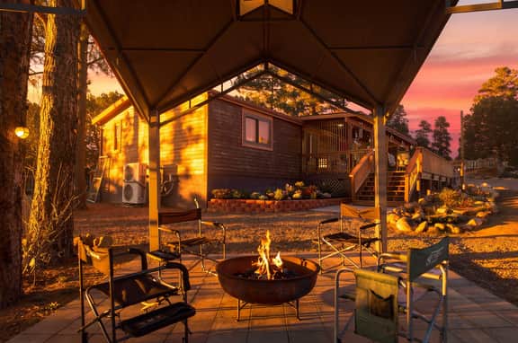 Sunny Escape Cabin • Firepit • Lakes Nearby