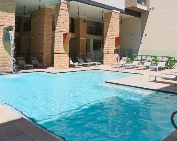 Desert Sunshine • Pool • King Bed • Fast WiFi