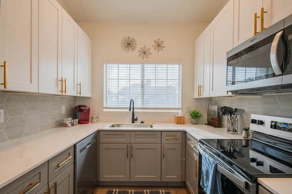 🌄Perfect Sunset Retreat | Upper Floor 2BR Condo