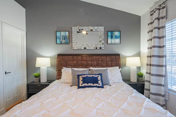 🏆 Golfers Oasis | Kierland| 2BR By TPC | Heated Pool - Image 3