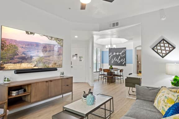 🌅Near Westin | Top Floor | Work-Ready w/ Hot Tub & Parking