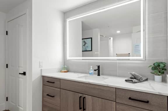 🍷 Foodie Hideaway | Remodeled 1BR Suite Near Westin