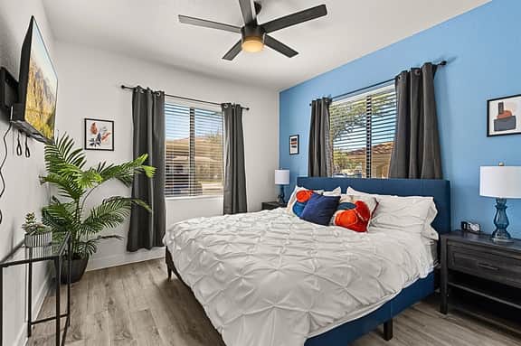 Relaxing ASU Stay | Pool, Gym & King Beds