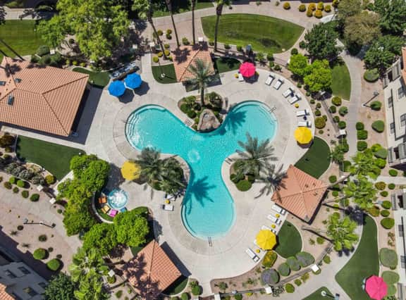 Relaxing ASU Stay | Pool, Gym & King Beds