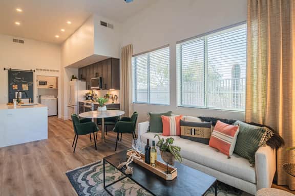 Walk to Kierland-Rooftop Deck-Heated Pool-Golf