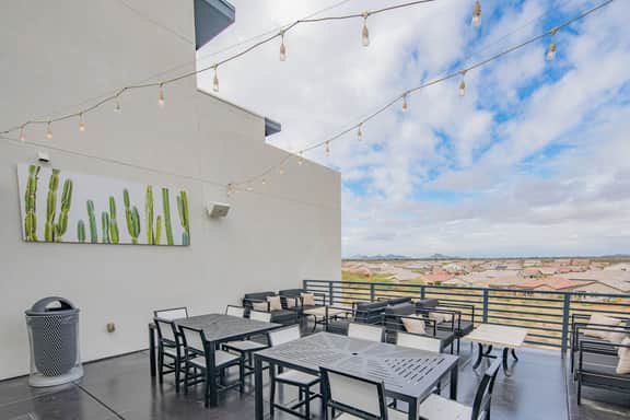 🚶‍♂️‍➡️Kierland Golf | Rooftop Deck & Views | Heated Pool - Image 4