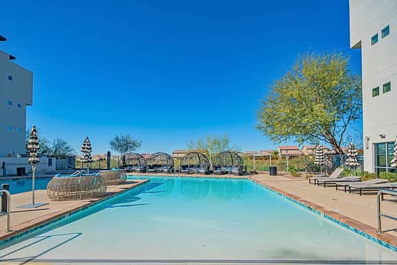 Relax & Play: Heated Pool, Outdoor Games, Close to Golf - Image 2