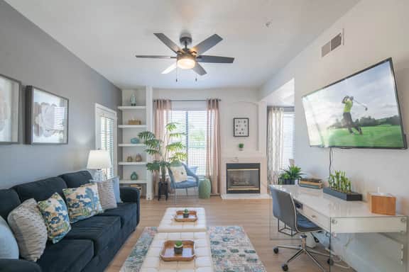 🏌️‍♂️ Walk to Kierland Golf! Remodeled 2BR Luxury Suite - Image 4