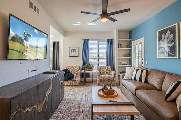 ⛳ Executive Golf Groups Side by Side Suites|Clubhouse - Image 3