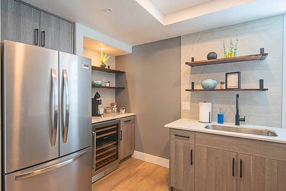 🏙️ Urban Promenade King Suite | Walk to Kierland 1BR