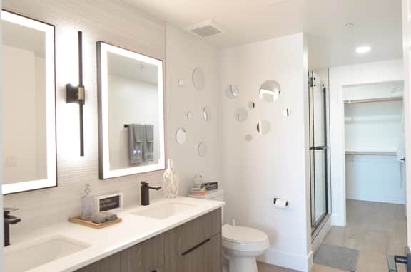 Golf Nearby | Rooftop Views, Heated Pool & King Bed