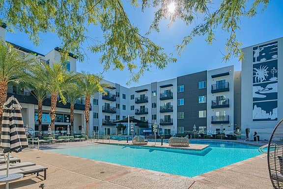 Close to Golf Courses | Pool, Hot Tub & Parking - Image 3