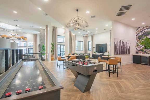 🌸 Safe & Stylish 2BR | Remodeled Travelers Haven