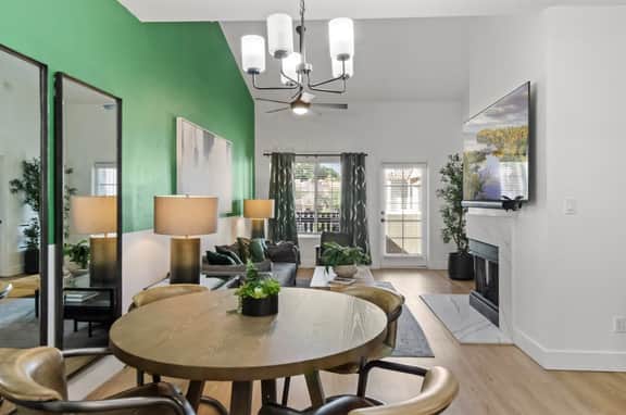 💻 Top Floor Remodeled | Free Parking | Direct WiFi