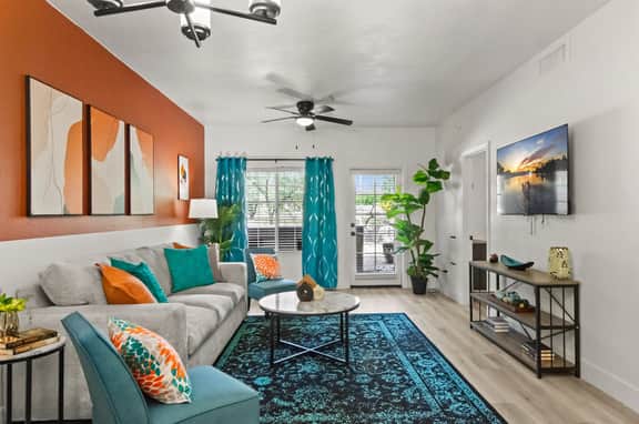 🛍️ 2Min to Kierland | Heated pool | Hot Tub | Dining | Shopping - Image 2