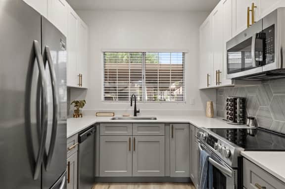 🛍️ Walk to Kierland | Heated pool | Hot Tub | Dining | Shopping - Image 5