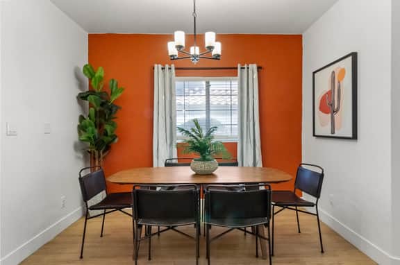 🎱 Near Kierland Shops & Dine | Sleeps 8 | Walk to TPC - Image 3