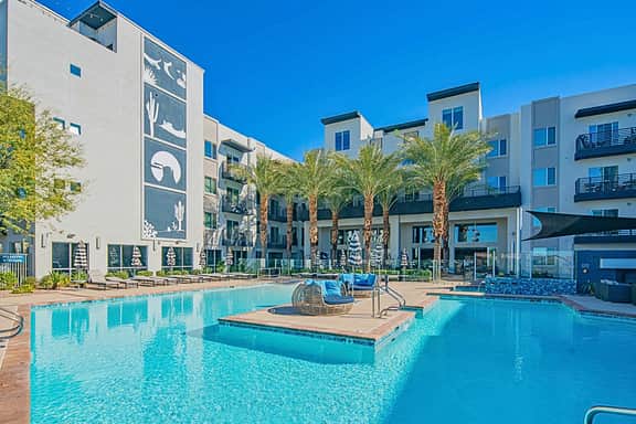 Near Mayo | Rooftop Deck, Heated Pool, Hot Tub & Parking - Image 5