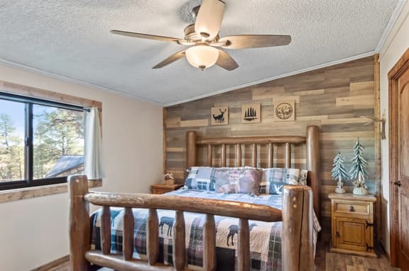 Sunny Escape Cabin • Firepit • Lakes Nearby